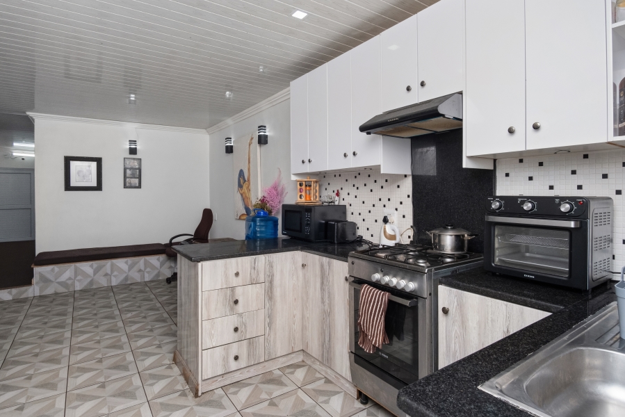 5 Bedroom Property for Sale in Wynberg Western Cape